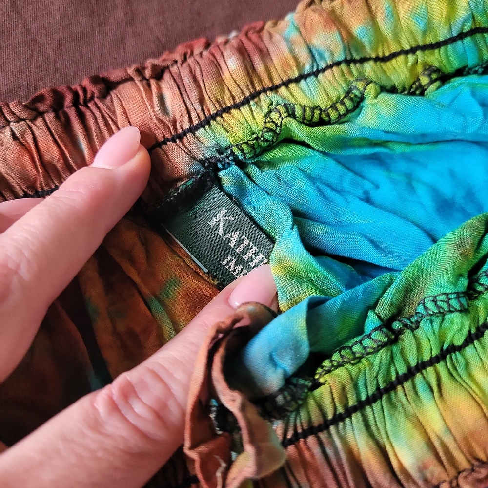 Vintage Tie-Dye Harem Pants With Brown Cropped Tank (2 Piece Bundle) - Picture 4 of 6